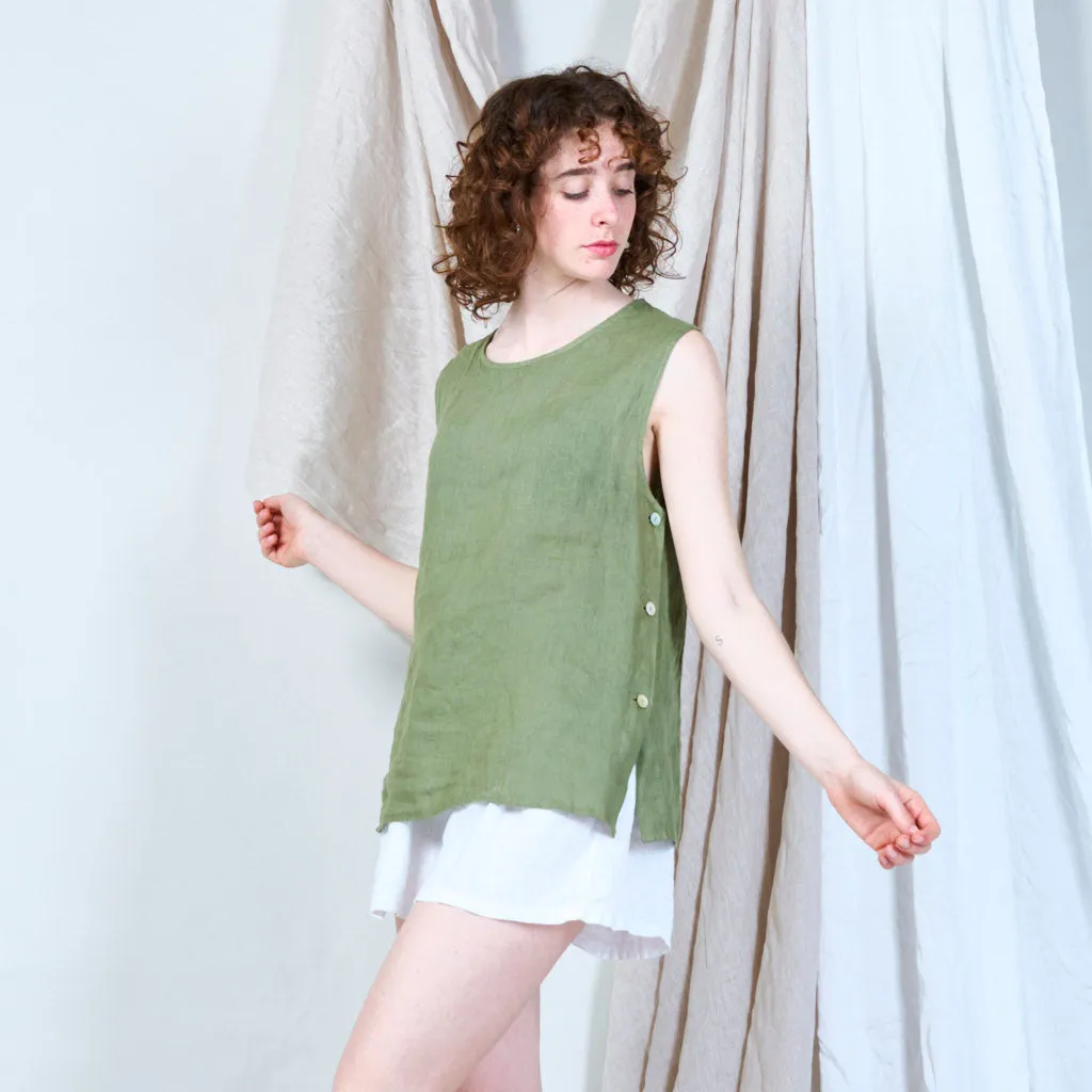 Sided buttoned linen tank wholesale